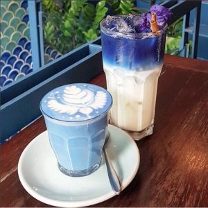blue butterfly pea flower latte